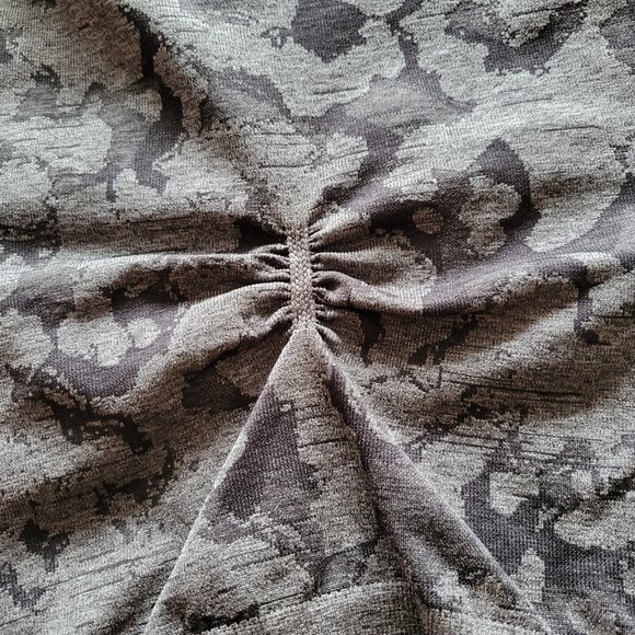 Gymshark Black and Gray Camo Crop Top - Picture 3 of 6